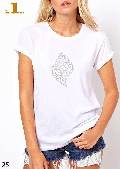 Vende-se t-shirts e Tops com estampagens