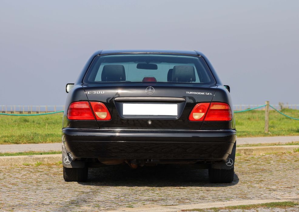 Mercedes E300 Turbo - Desde 90€ /mês