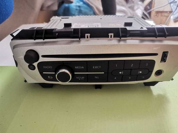 Radio samochodowe Renault clio megane twingo trafic usb