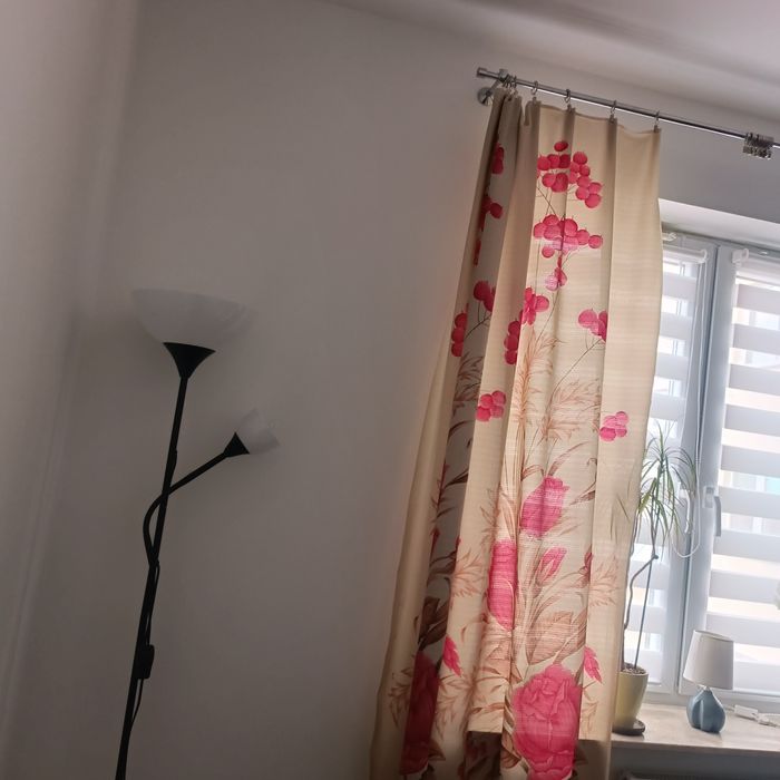 Firanki z kwiatkami różowymi