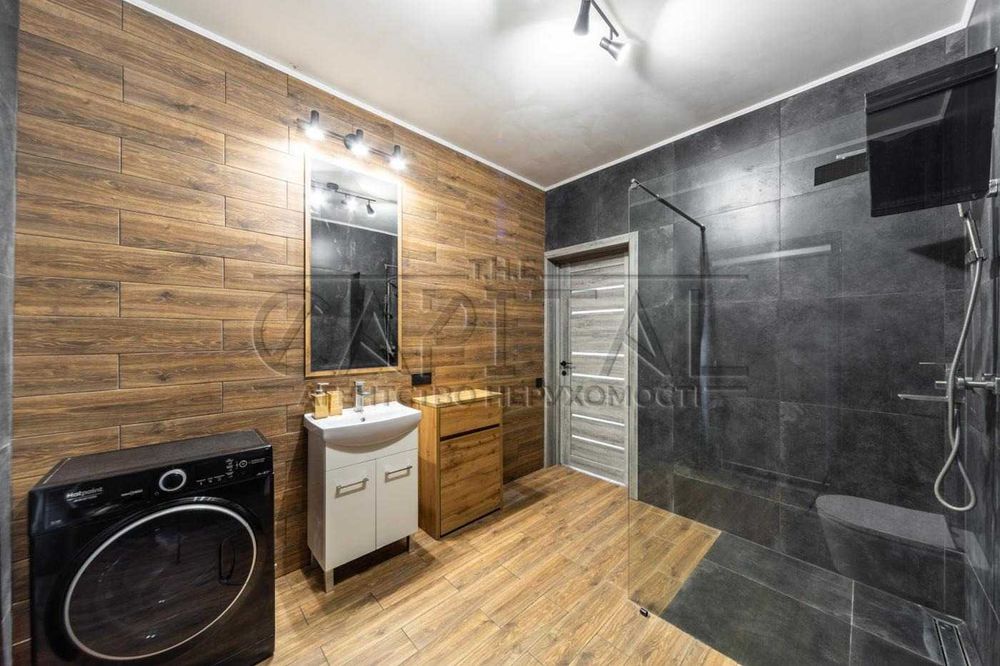 Продаж Дуплекс, Солом'янський район, пл. Шевченка, 180 м2