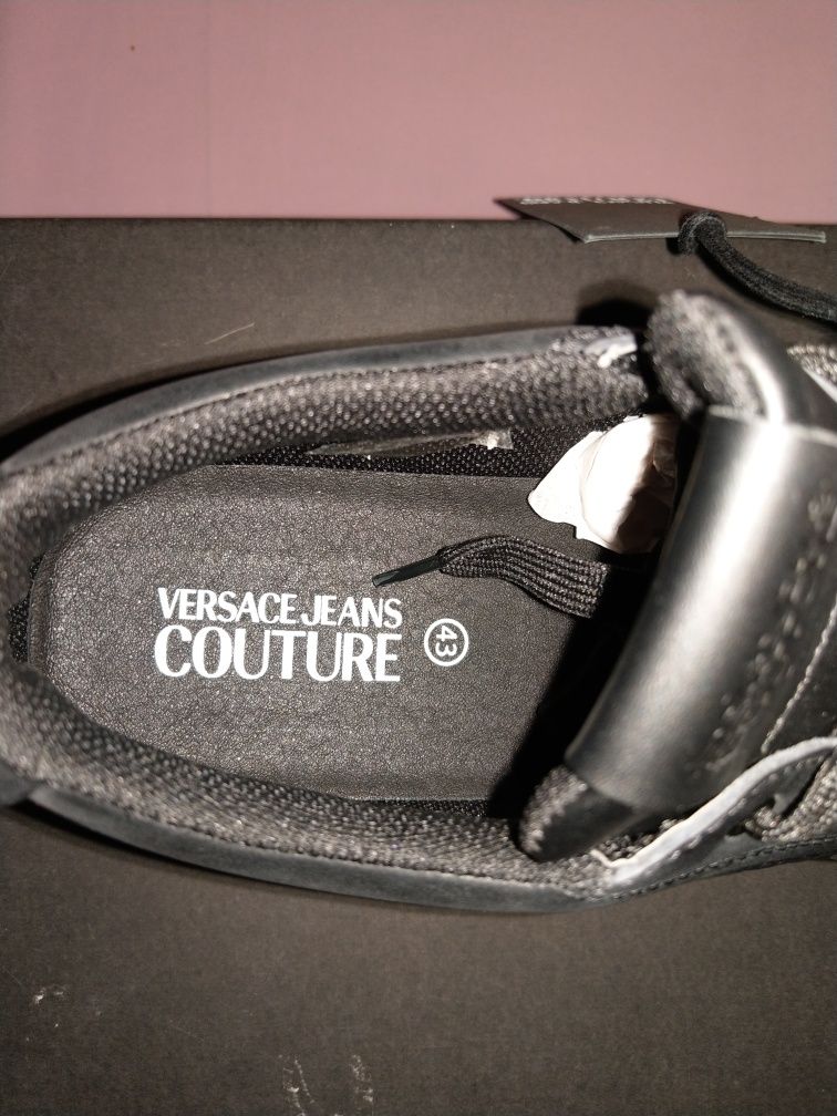 Wyprzedaż sneakersy męskie Versace Jeans Couture.