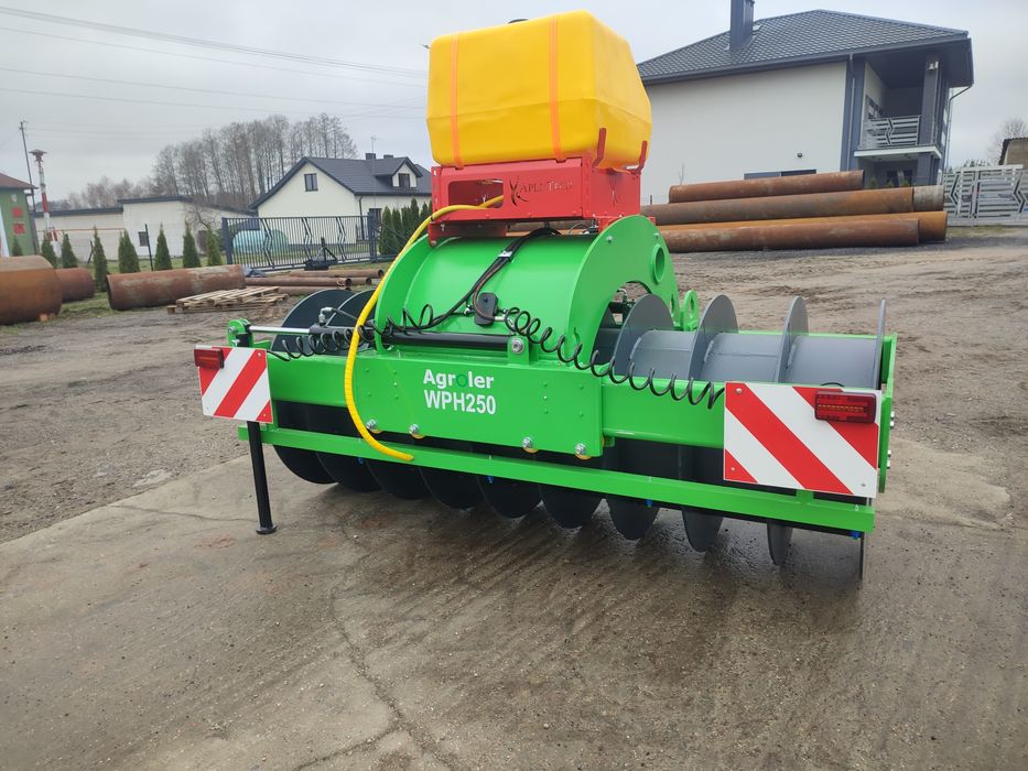 Wał pryzmowy WPG300 PROW młody rolnik