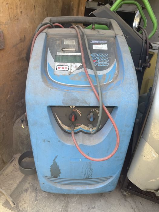 Заправочна станція для кондеціонеріа