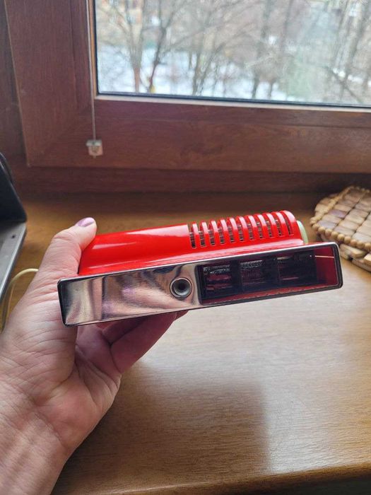 Ретро фен "Лилия" красного цвета