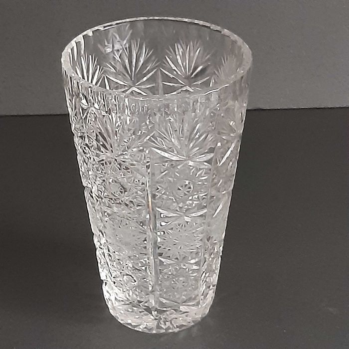 Wazon kryształowy z czasów PRL z lat 80.