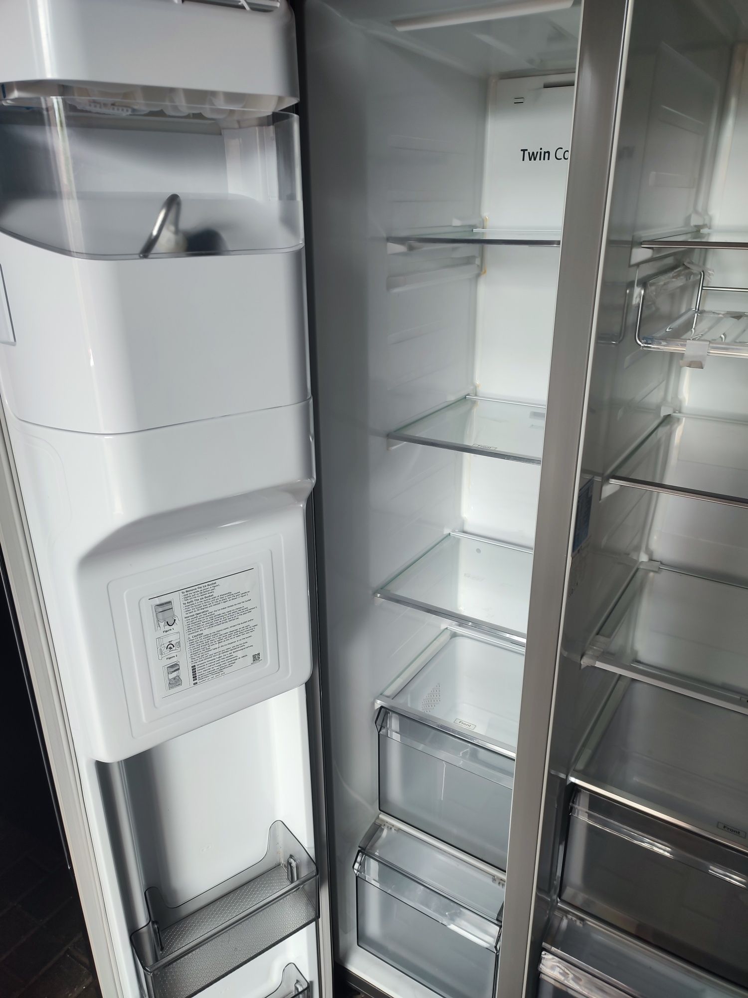 Samsung RS68N8331S9  Side by Side