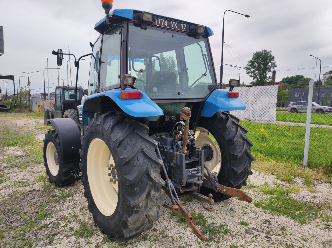 Ciągnik rolniczy New Holland 6640