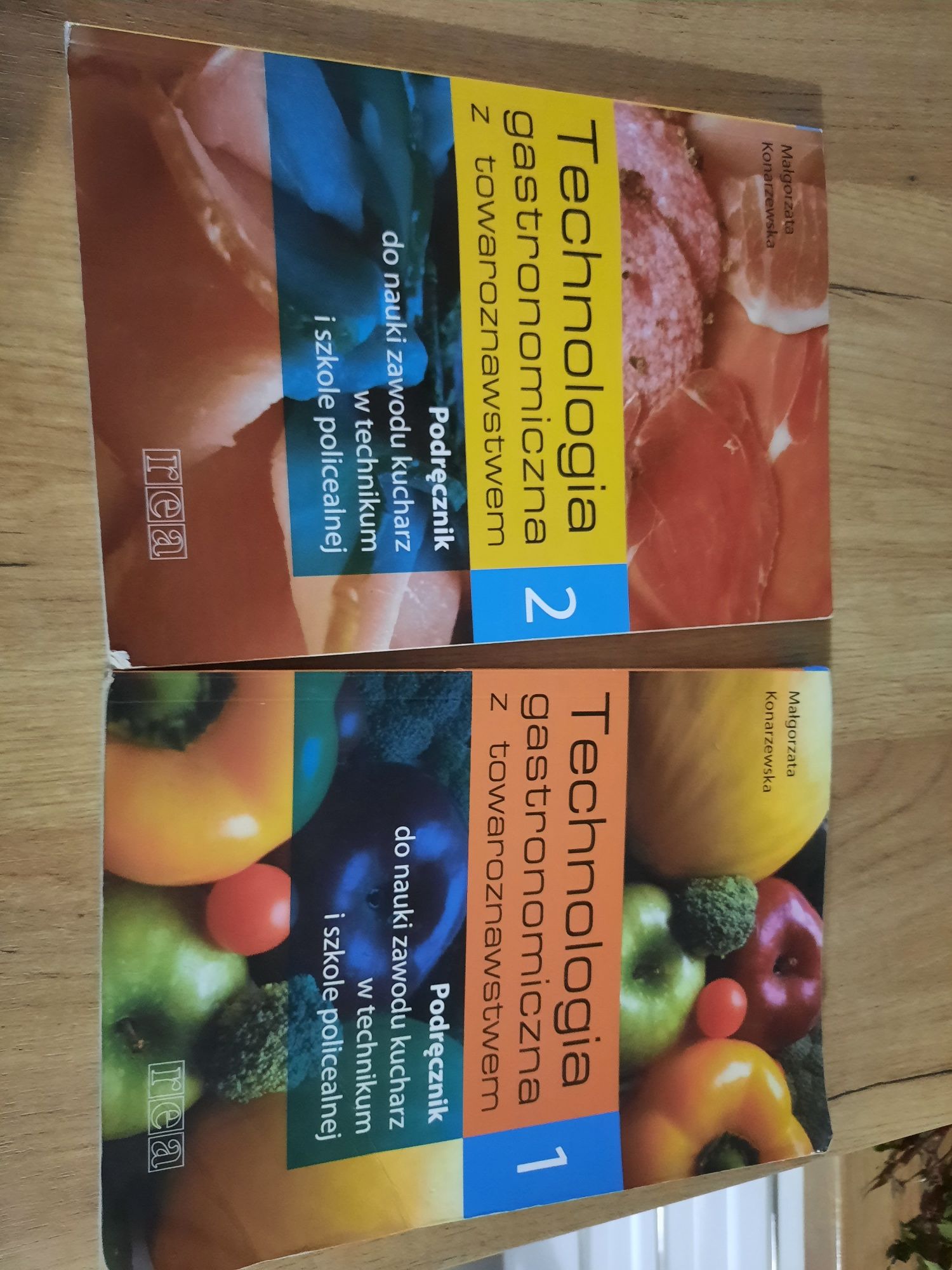 Podręczniki 1 i 2 technologia gastronomiczna z towaroznastwem