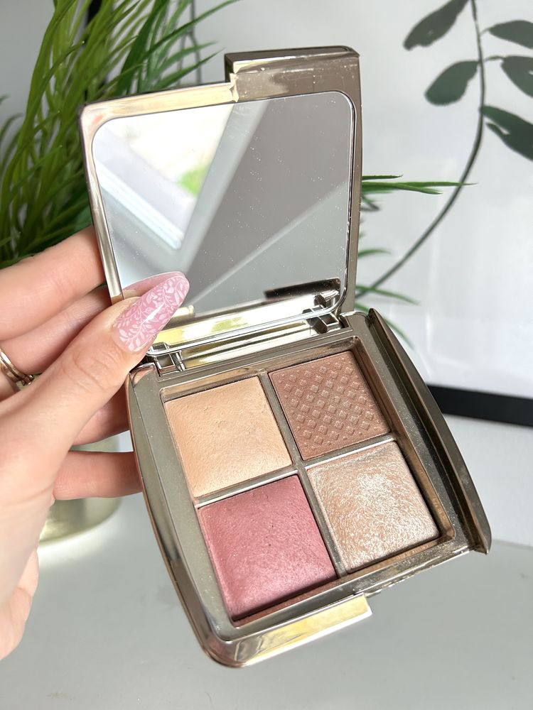 paleta hourglass ambient