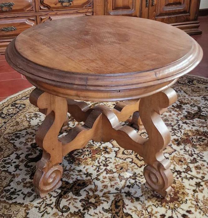 Mesa pequena para sala de estar