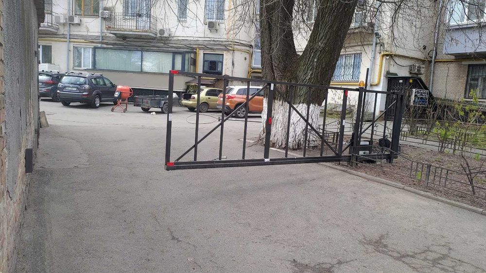 Відкотні бар'єри, шлагбауми, ворота, автоматика - виробництво і монтаж