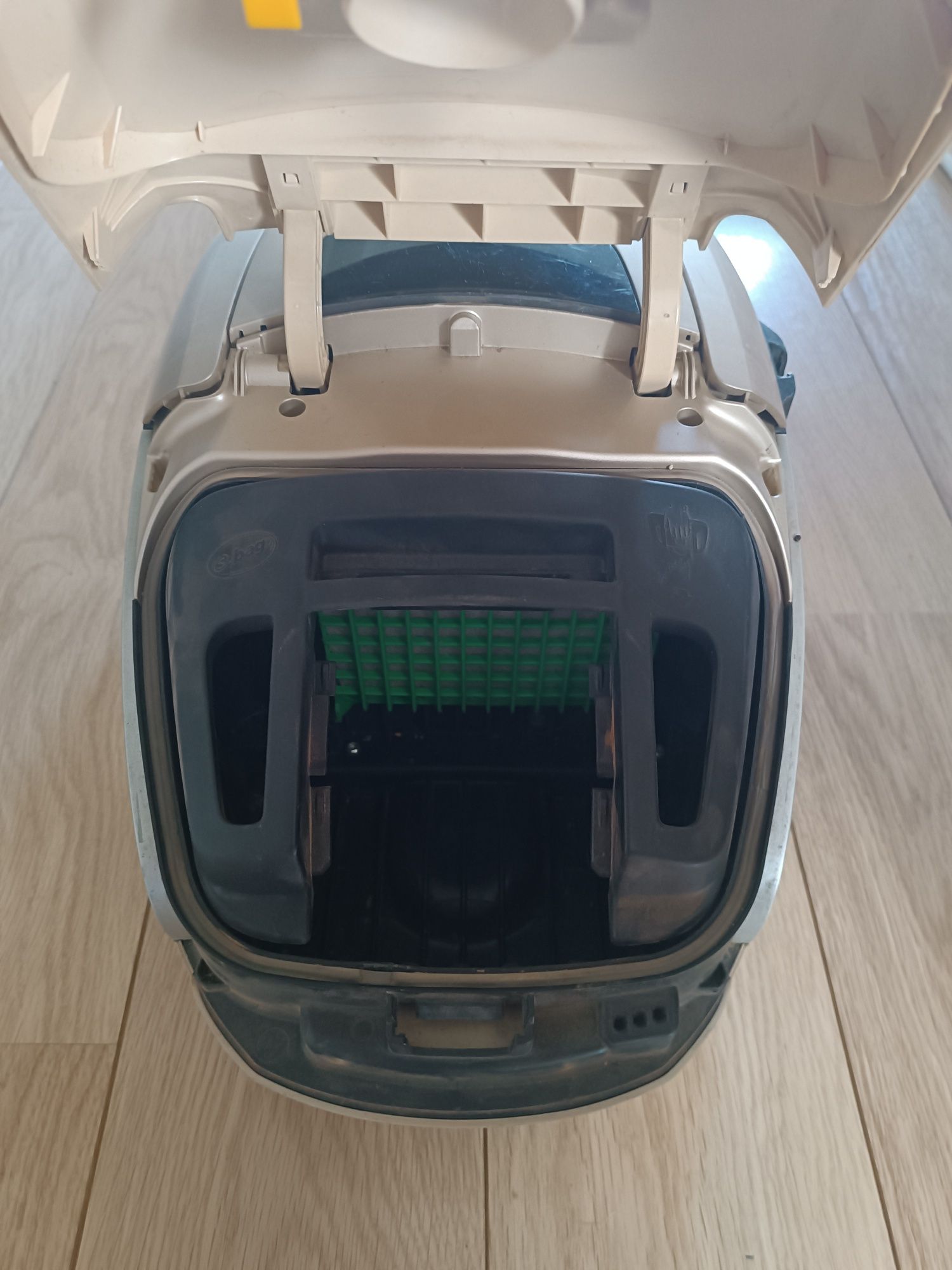 " Odkurzacz Electrolux Ultra silencer 1800W