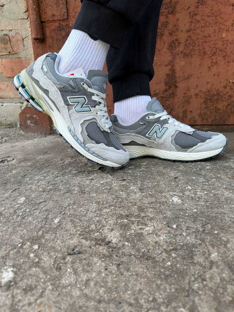 Кросівки New Balance 2002r