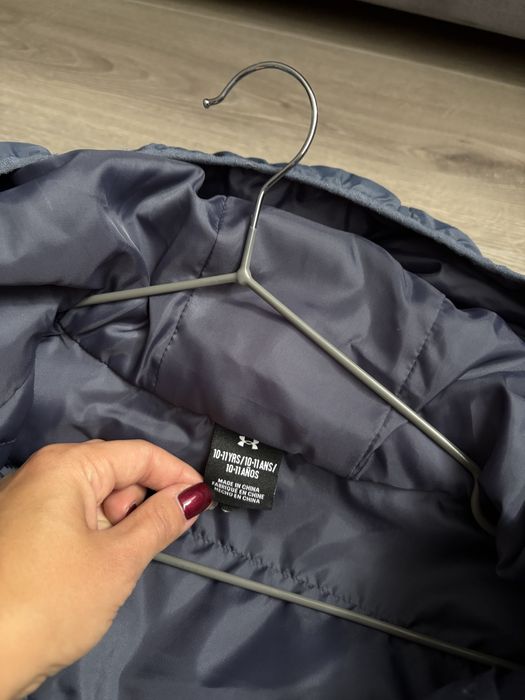 Under Armour szara kurtka pikowana przejsciówka dziecięca 140 146