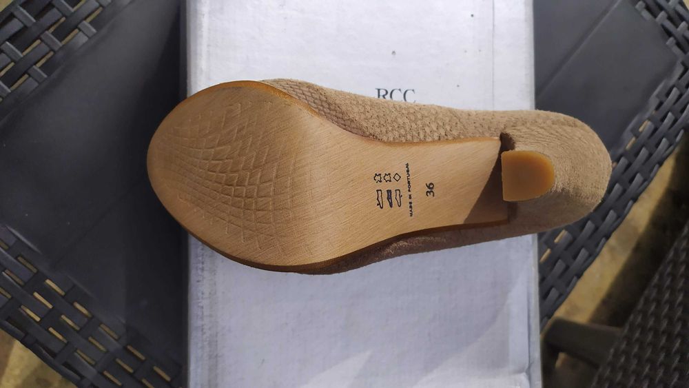 Sapatos senhora novos