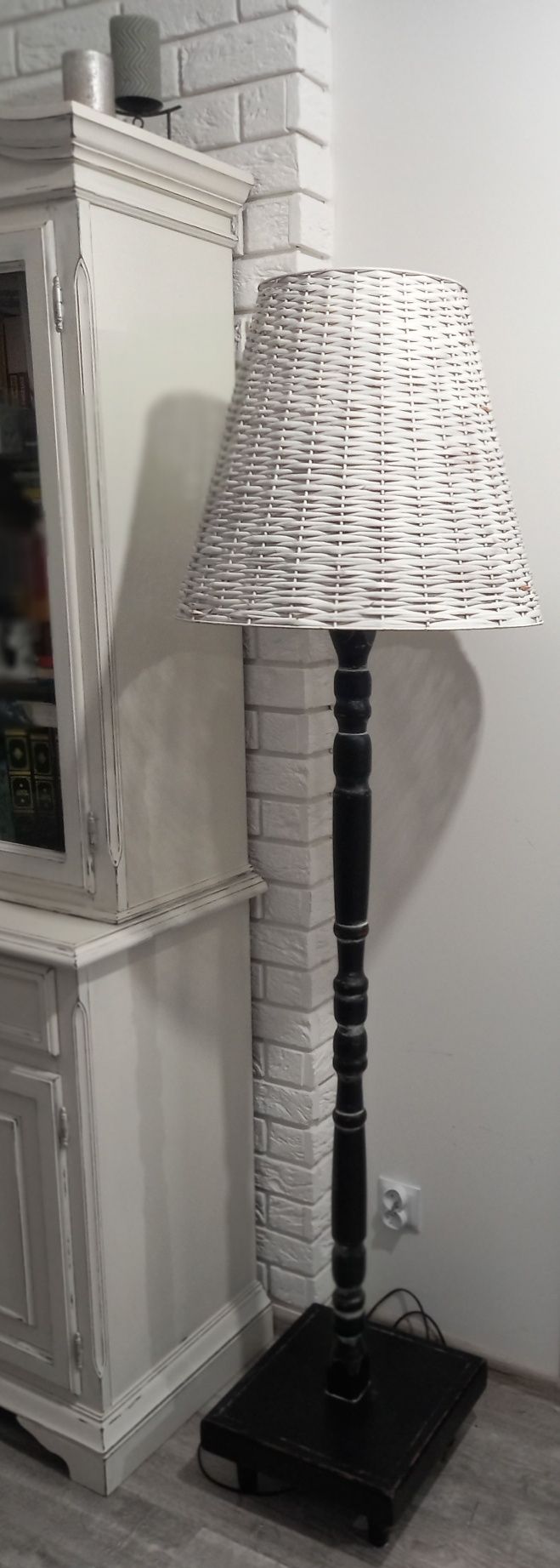 Lampa podlogowa po renowacji