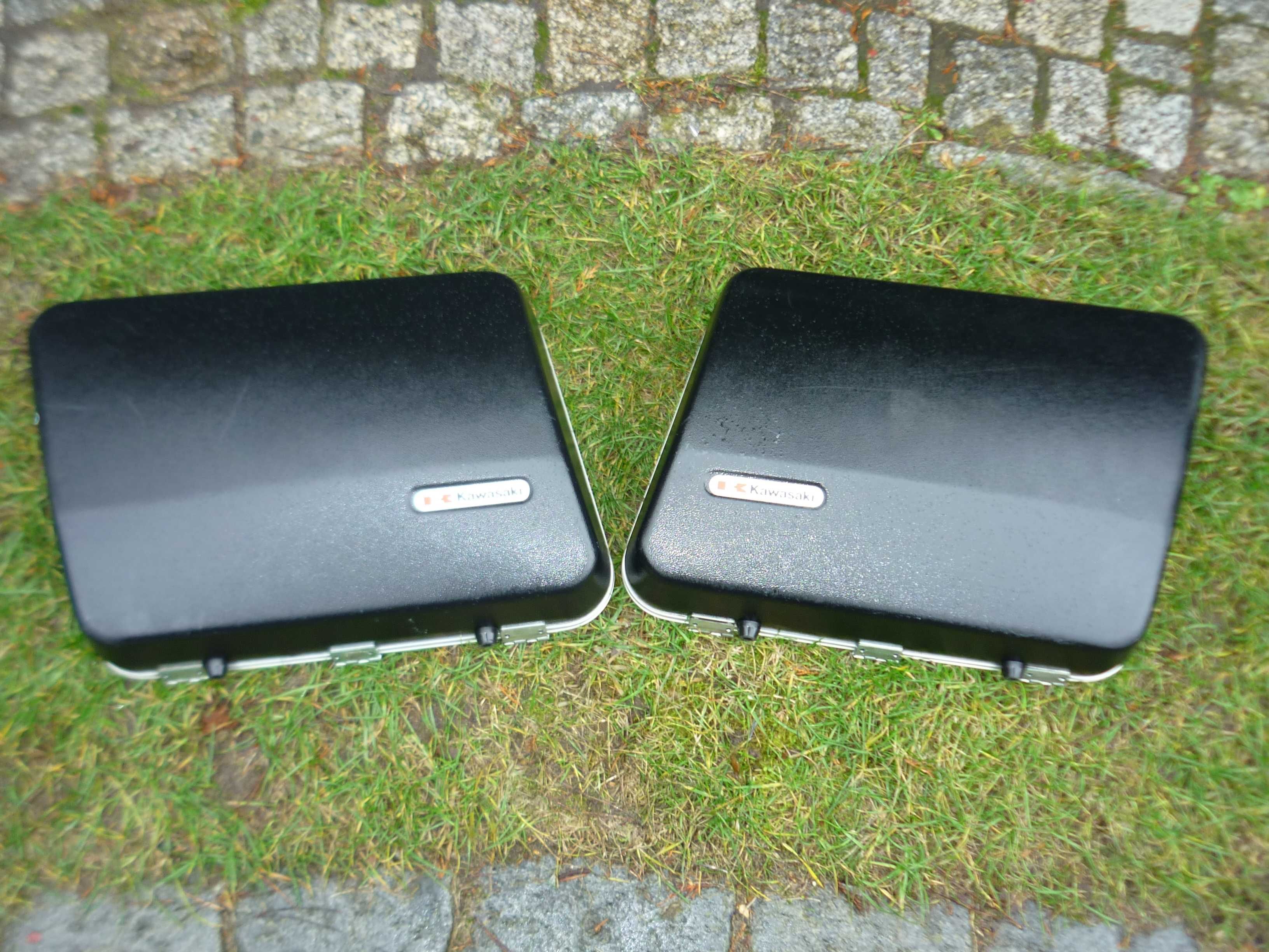 Pokrywy kufrów bocznych Kawasaki GTR 1000.