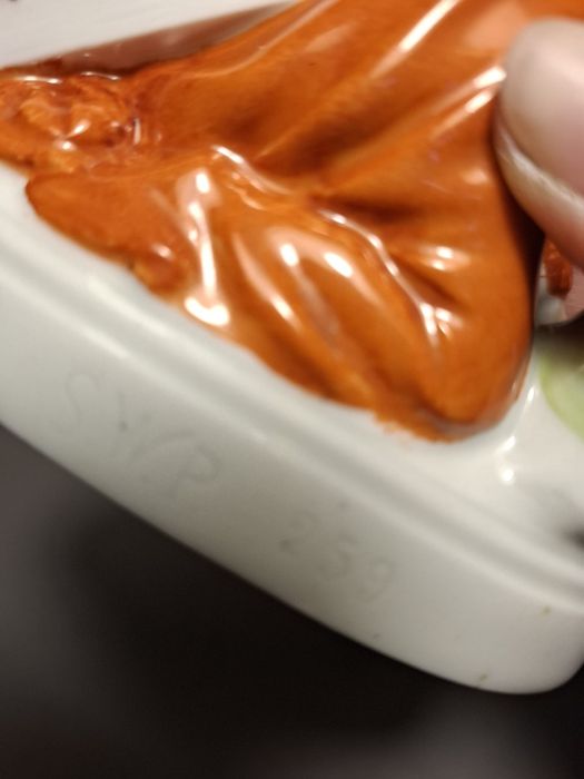 Figurka Jezus upada pod krzyżem biskwit