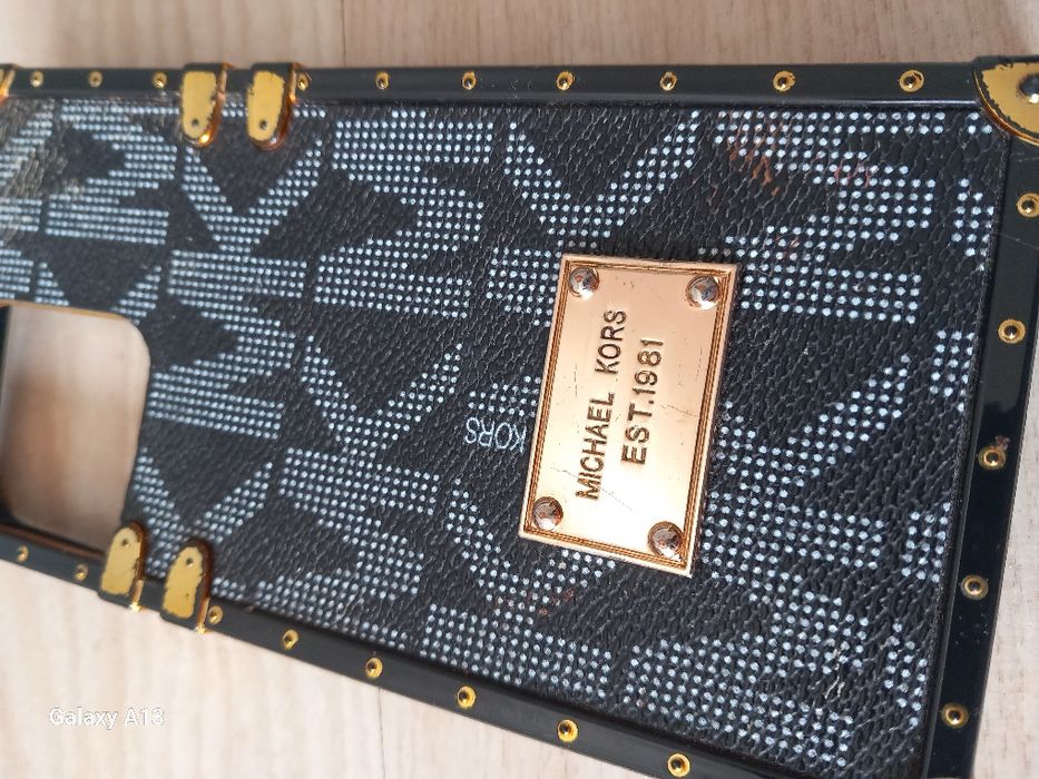 Michael kors etui na iPhone 12