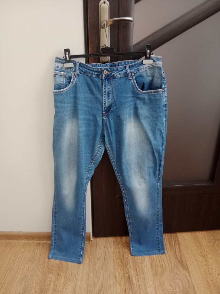 Jeansowe spodnie damskie na gumce w pasie xxxl