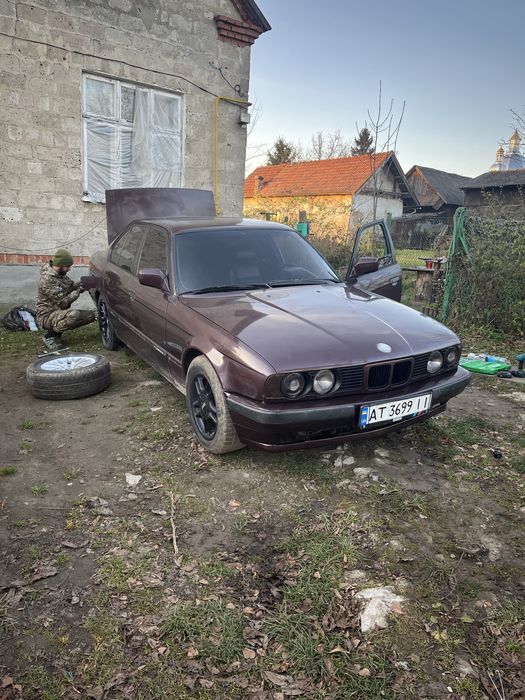 Продам БМВ Е 34 2.5 Бенз Плита