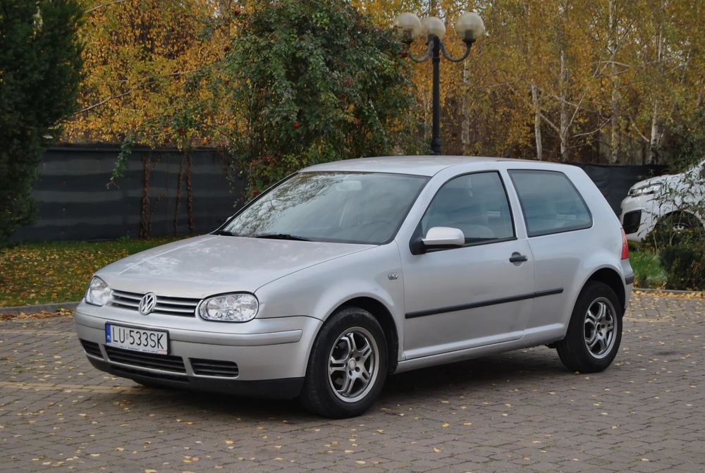 Volkswagen Golf 1.6 Benzyna 102KM, Automat, Climatronic, Bardzo mały przebieg !!!
