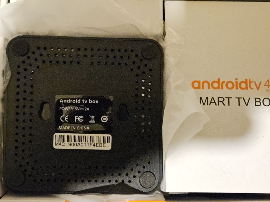 Андроід тв, пам'яті 2/16,голосовий пульт,з опціями, андроід приставка