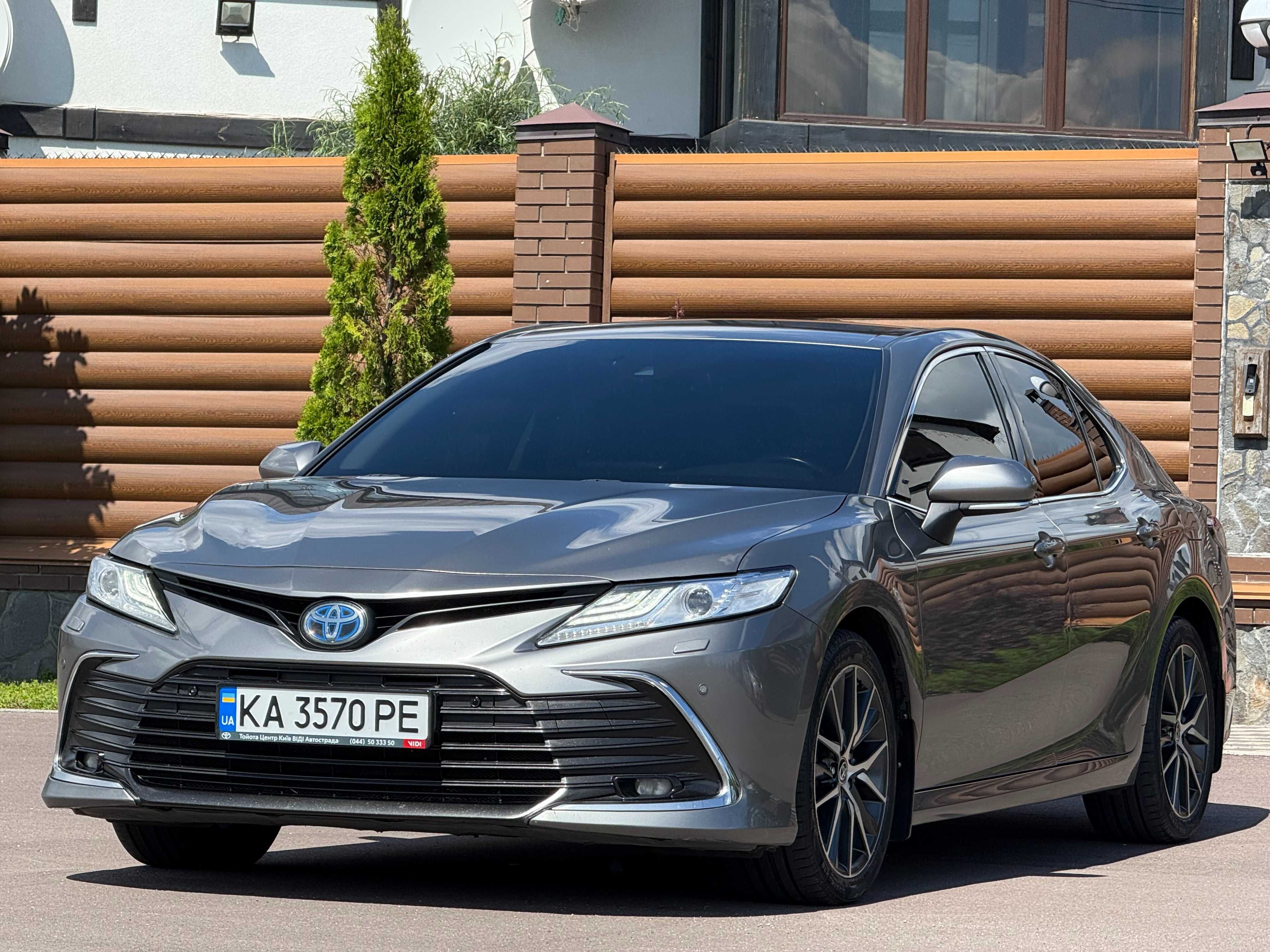 Toyota Camry 2021 Офіційна 2,5 Гібрид Гарний стан