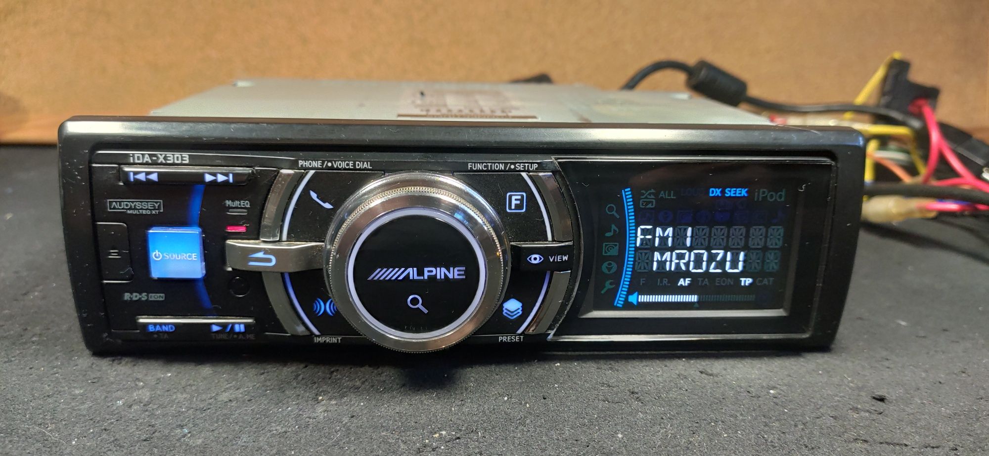 ALPINE IDA-X 303 USB radio