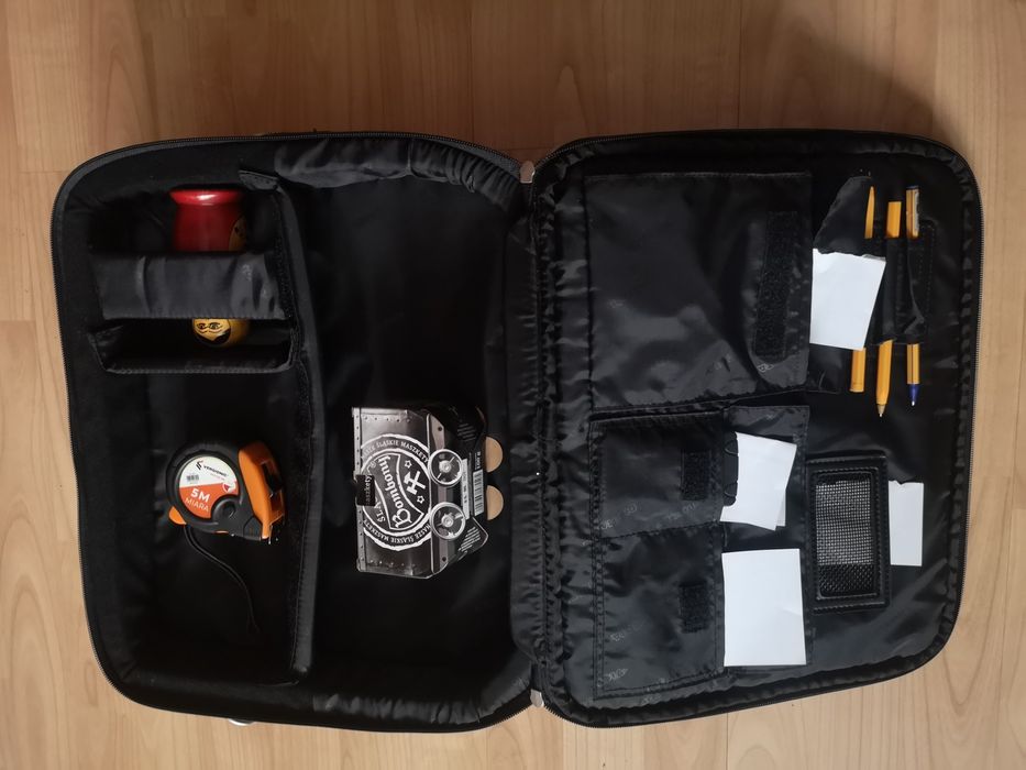 DICOTA na laptopa wym 37x33x17  przekątna wewnątrz 42 cm