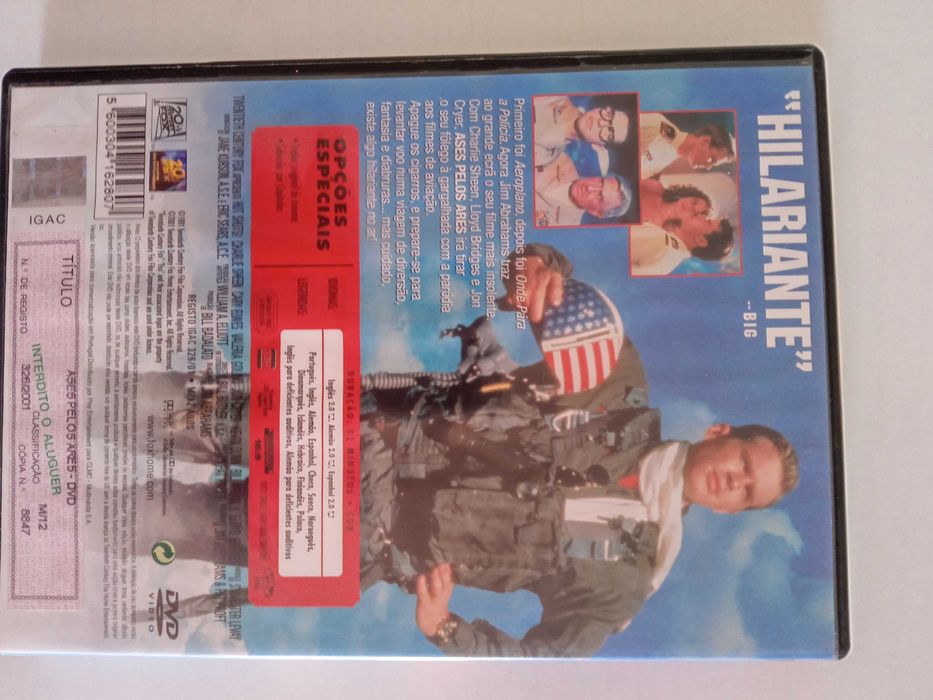 Filme Ases Pelos Ares com Charlie Sheen. Portes grátis