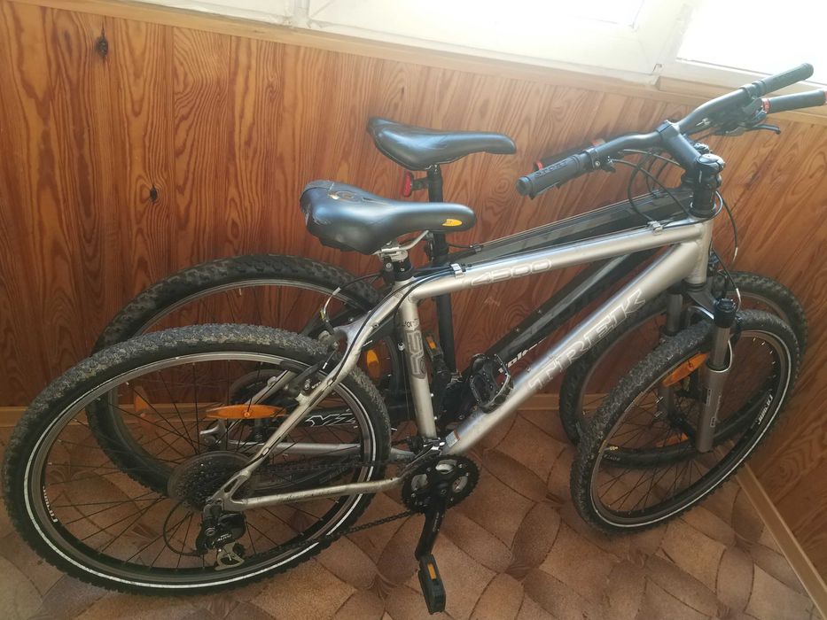 Деребан , велики Scott voltage YZ-2 и Trek 4300