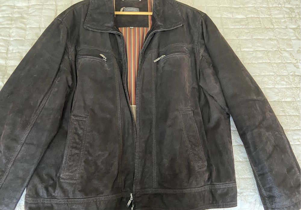 Casaco em pele castanho escuro da loja casa das peles