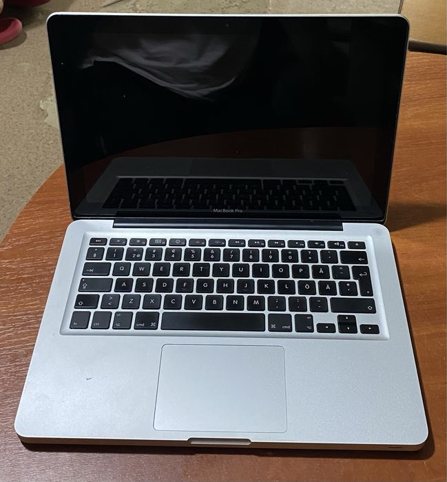 Ноутбук MacBook A1278 13" /4GB RAM/250GB HDD! N2711