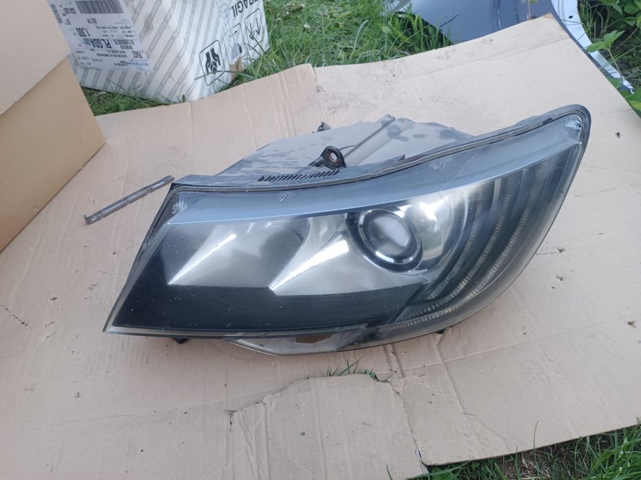 Skoda superb 2 Lift lampa lewa przód przednia Xenon
