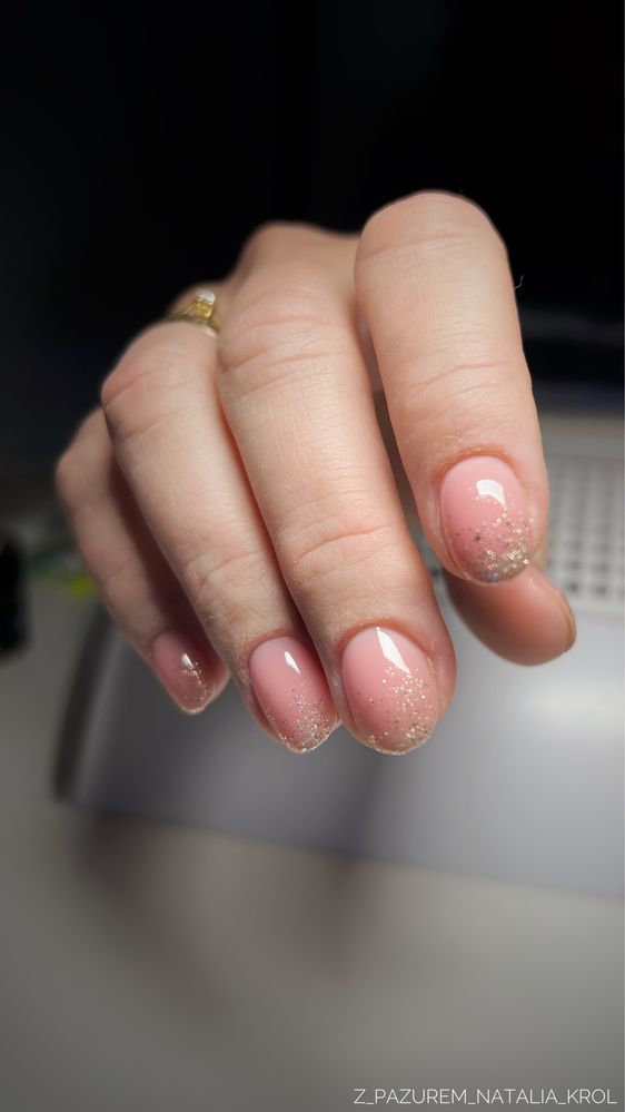 Manicure hybrydowy / przedłużanie żelem