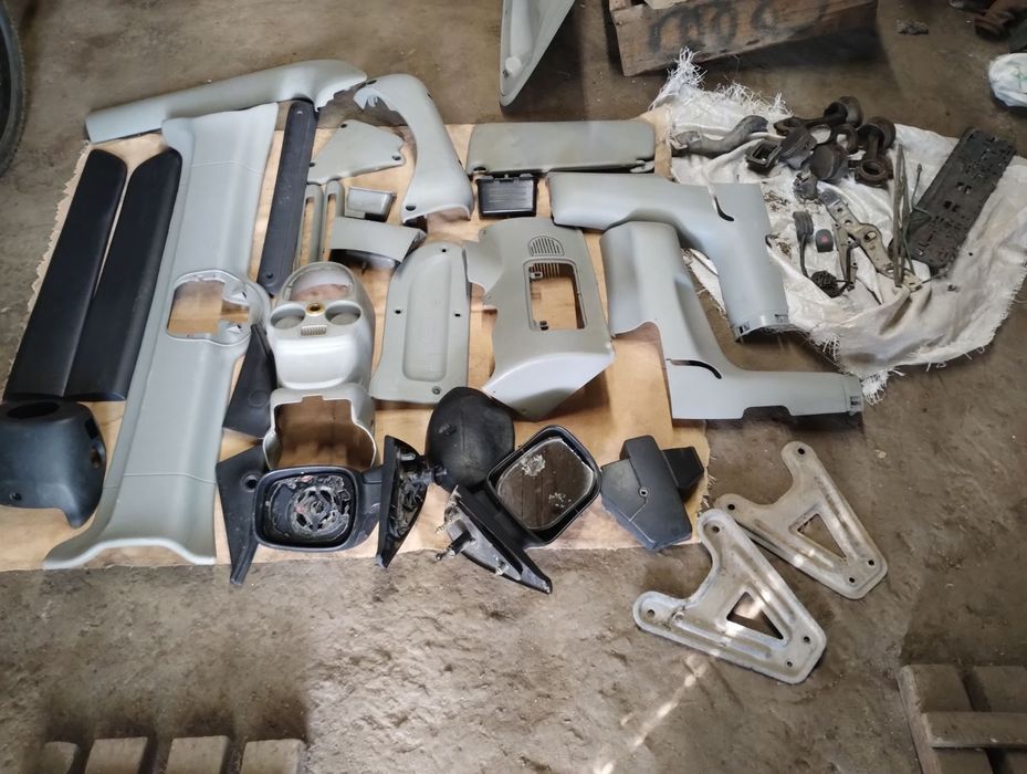 Продам пластик салона Renault kangoo