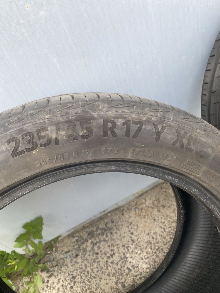 Продам шины Continental 235/45 r17