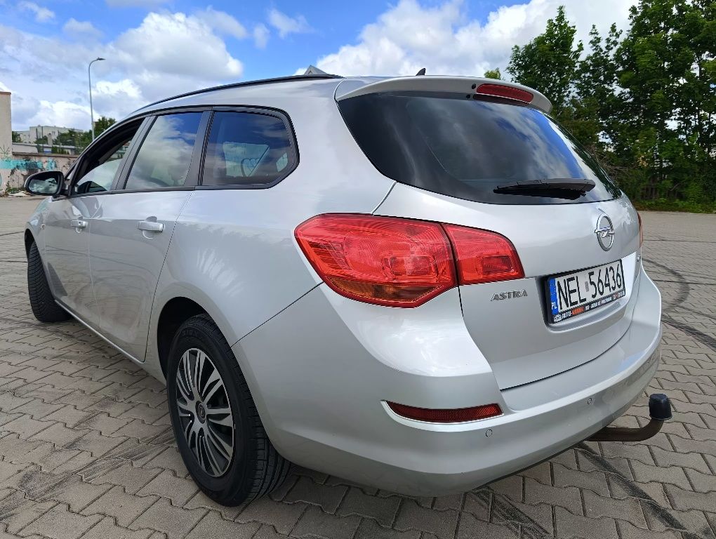 Opel Astra J 1.7Cdti 2011r. Bogato wyposażony