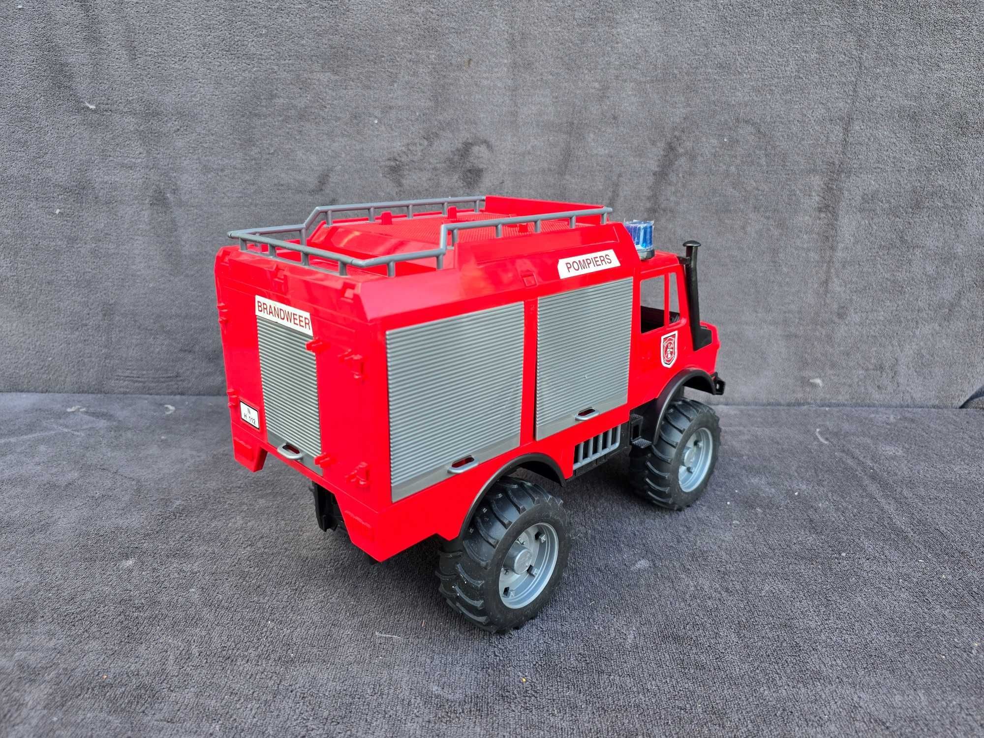 Bruder Mercedes Benz Unimog straż pożarna
