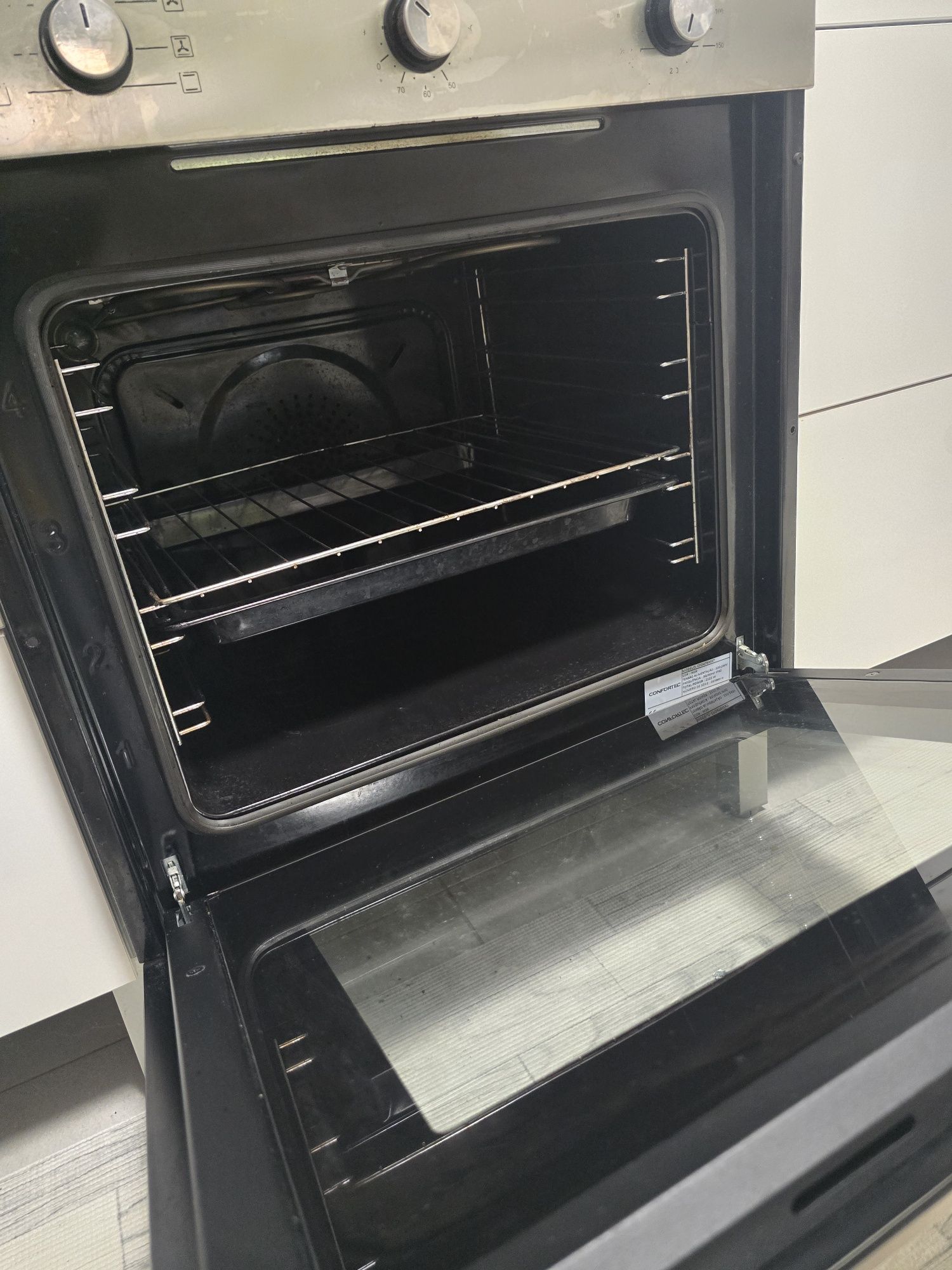 Forno Eléctrico Confortec Ventilado Inox.