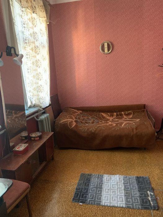 Продам в центре две комнаты в комуне