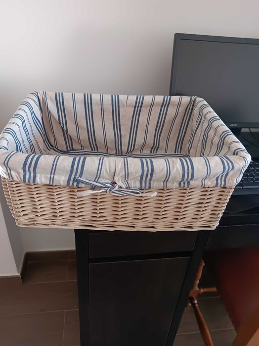 Cesto em Vime Cru forrado, utilidade para lavandaria ou outra