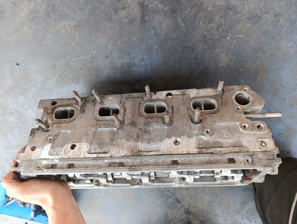 Głowica kompletna VW T5 Lift 2.0 TDI