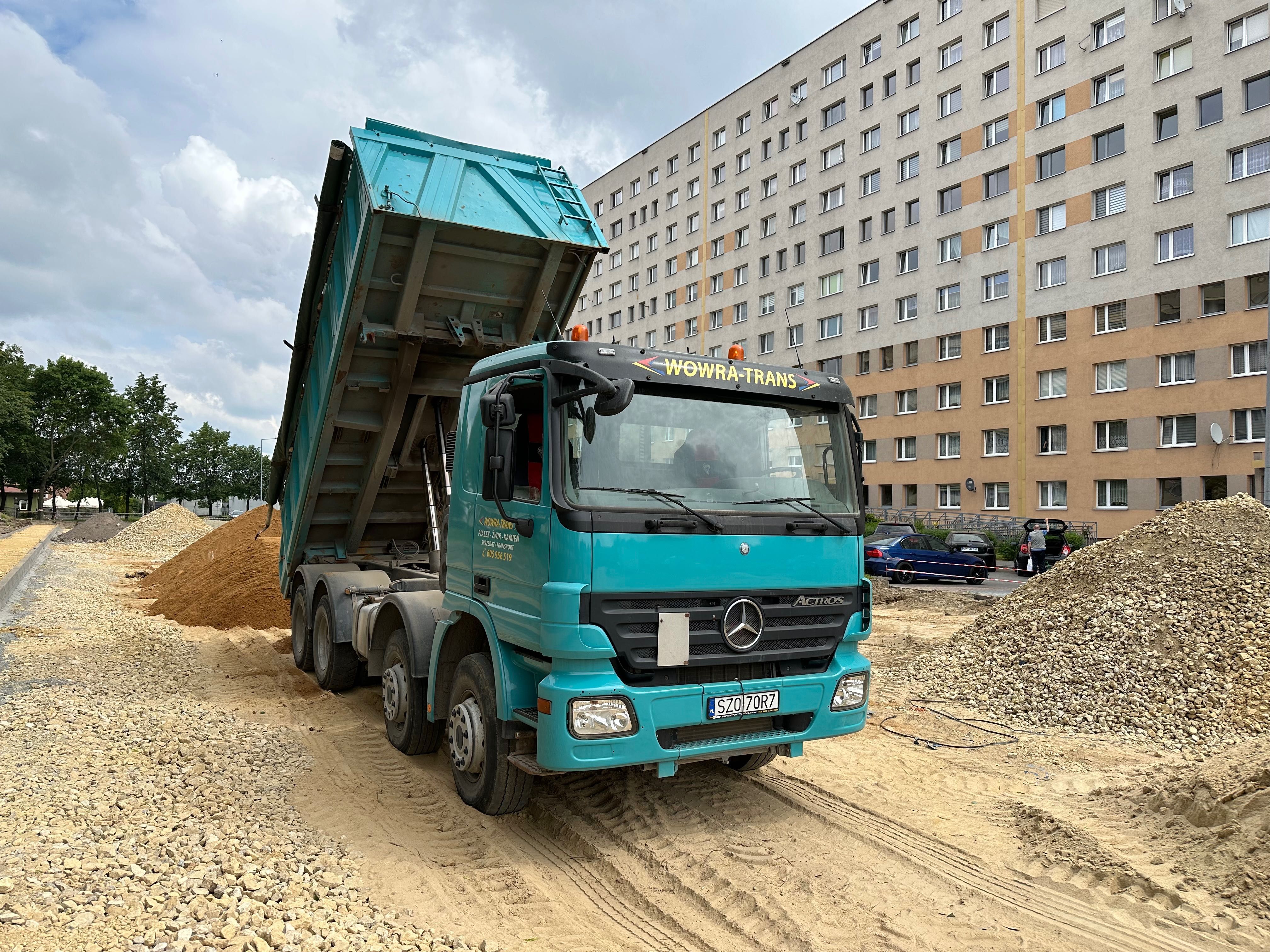 Tani piasek do fundamentów. Transport z piaskiem , pospółka , podsypka