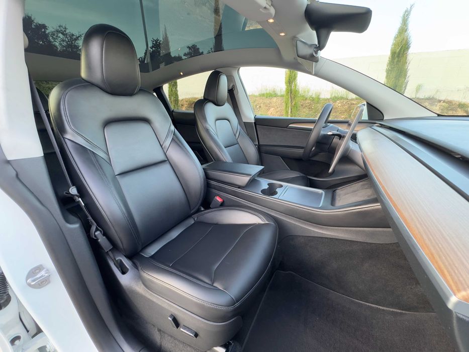 Tesla Model Y Long-Range DUAL Motor AWD | IVA DEDUTÍVEL