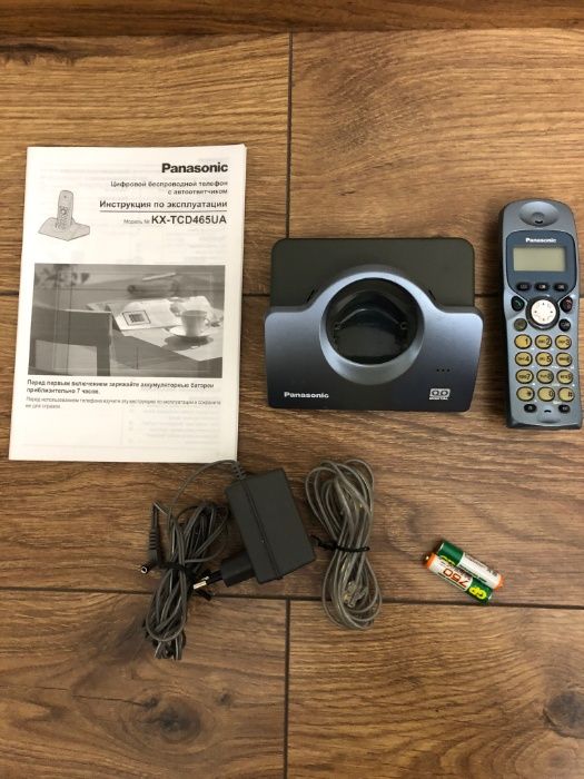 Цифровой беспроводной телефон с автоответчиком, Panasonic KX-TCD465UA