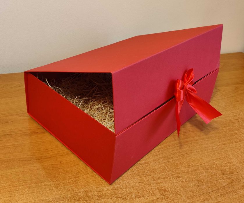 Pudełko prezentowe, magnetyczne, czerwone