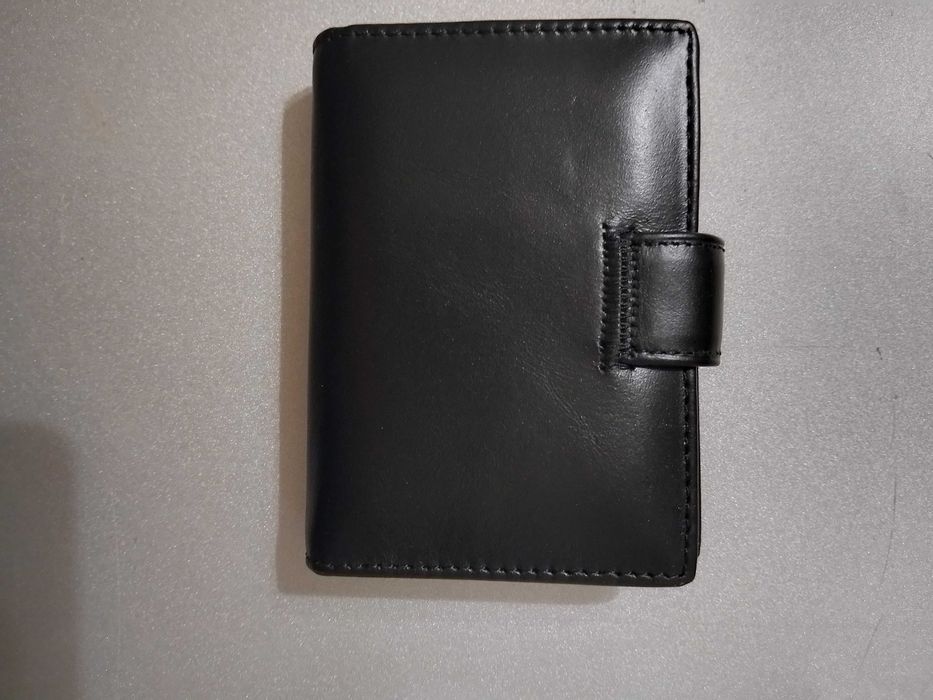 Продам новую кожаную визитницу  ST  Италия